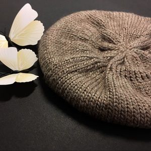 ✨ Tan Knit Slouchy Beret Hat ✨